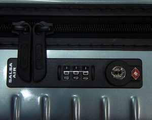rimowa-key-up.jpgのサムネール画像のサムネール画像のサムネール画像